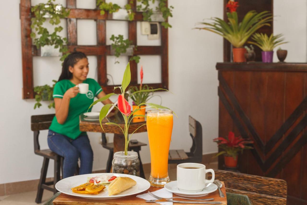 فندق Country Club Eco Casajardin مويوبامبا المظهر الخارجي الصورة